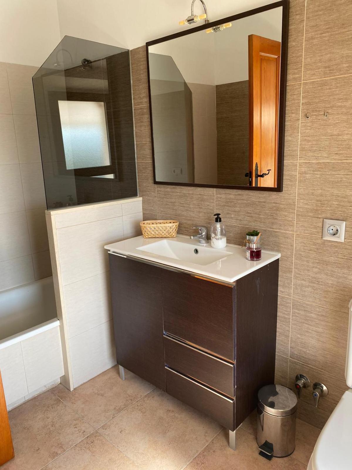 Hostal Espai Mediterrani La Pobla de Vallbona Bagian luar foto