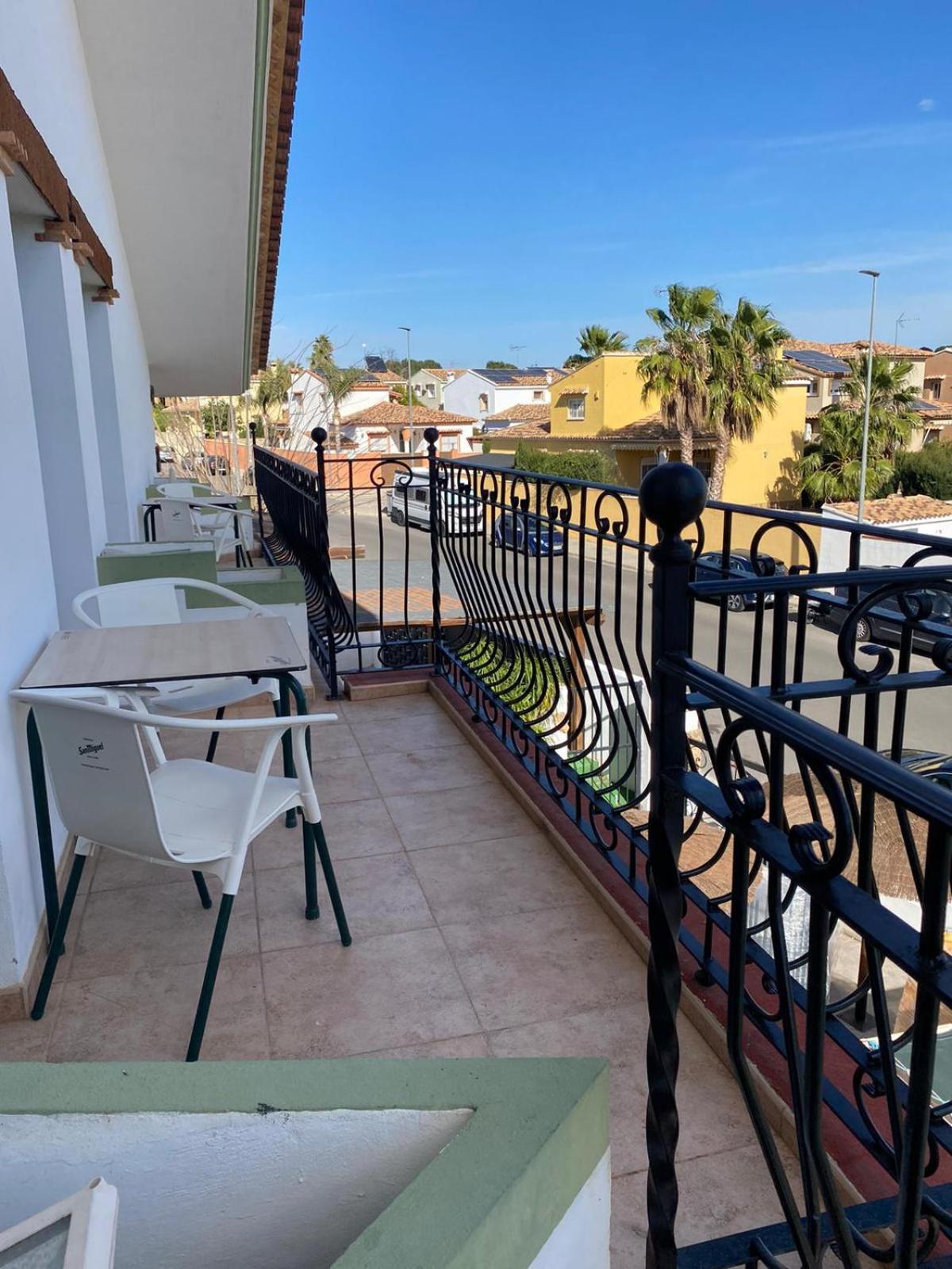 Hostal Espai Mediterrani La Pobla de Vallbona Bagian luar foto