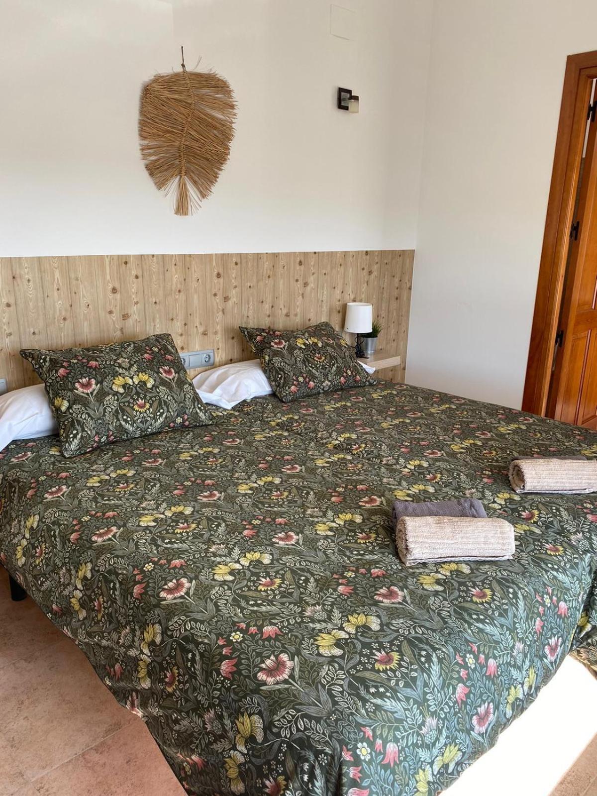 Hostal Espai Mediterrani La Pobla de Vallbona Bagian luar foto