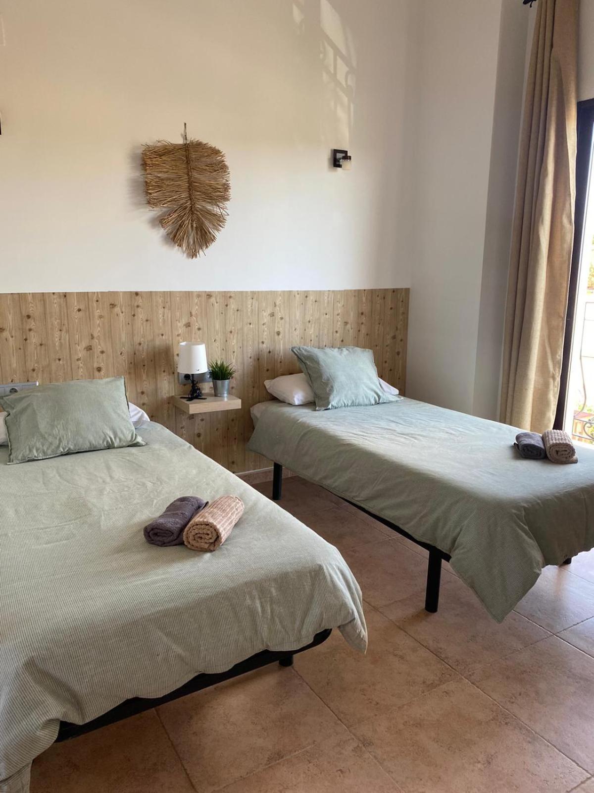 Hostal Espai Mediterrani La Pobla de Vallbona Bagian luar foto