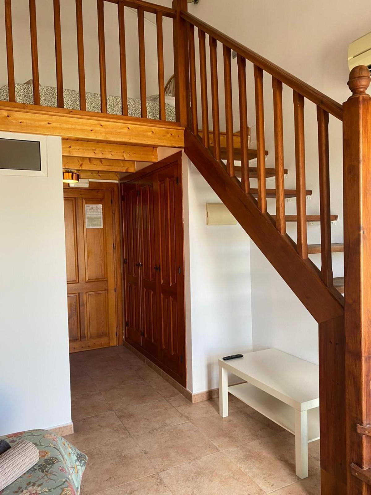 Hostal Espai Mediterrani La Pobla de Vallbona Bagian luar foto