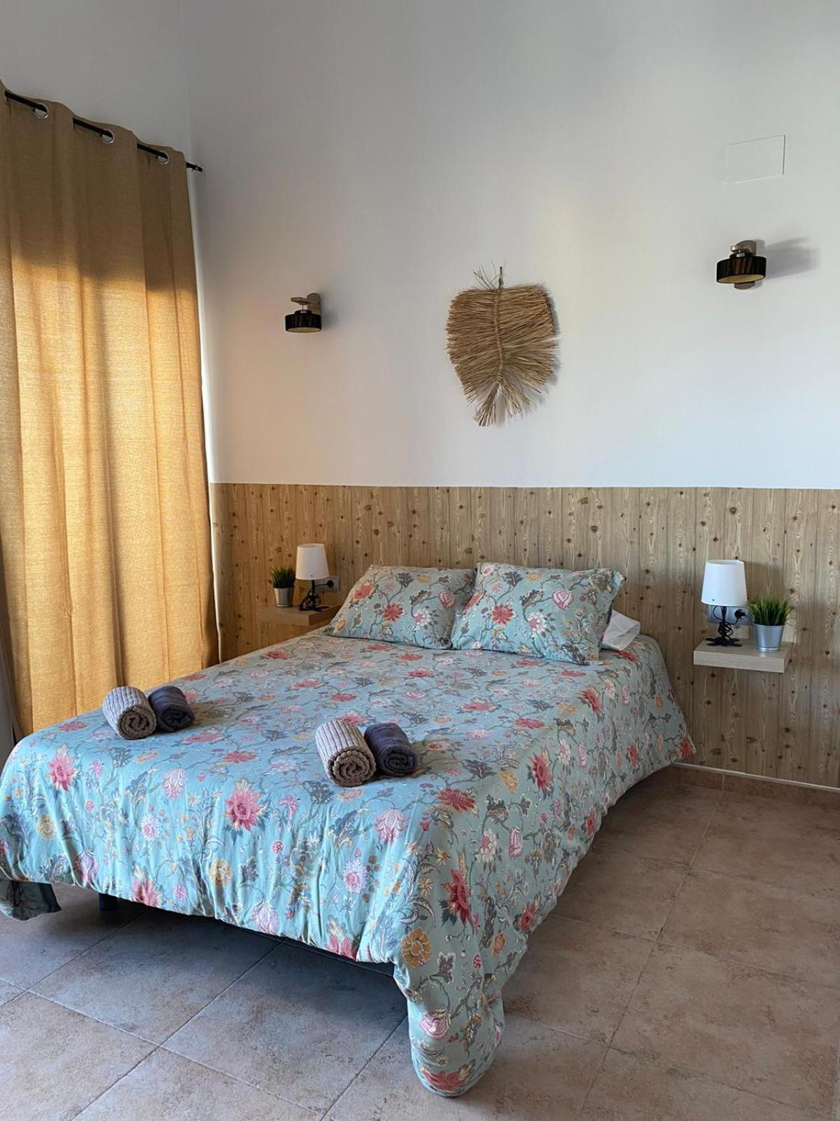 Hostal Espai Mediterrani La Pobla de Vallbona Bagian luar foto