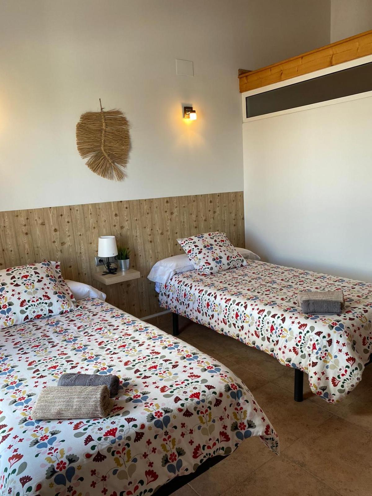 Hostal Espai Mediterrani La Pobla de Vallbona Bagian luar foto