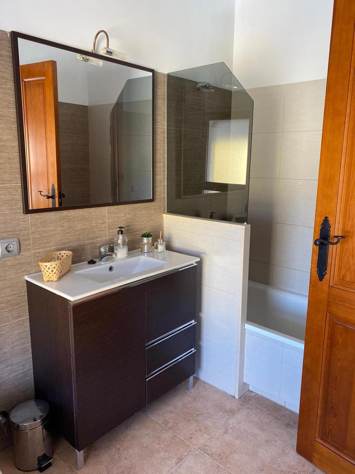 Hostal Espai Mediterrani La Pobla de Vallbona Bagian luar foto